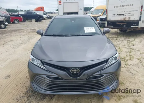 2020 Toyota Camry Xle z USA, uszkodzony, nr VIN 4T1F11AK1LU975967